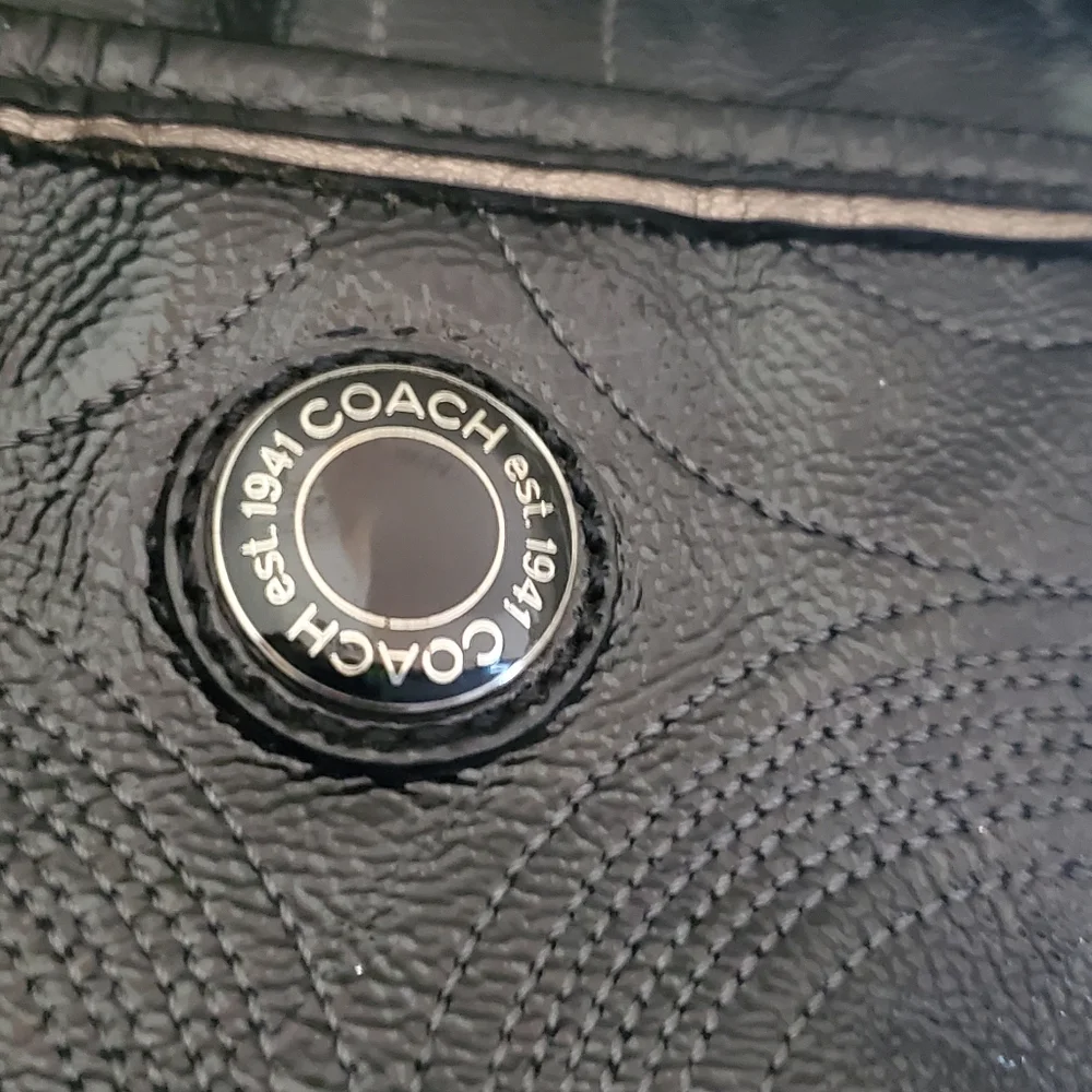 Coach Patent Leather diaper tote bag - Picture 9 of 16